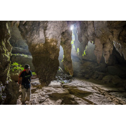 DVD Tewet, the thousand caves Dayak
